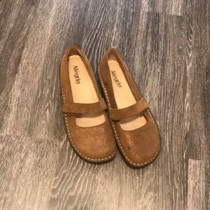 Algeria tan with some sparkle